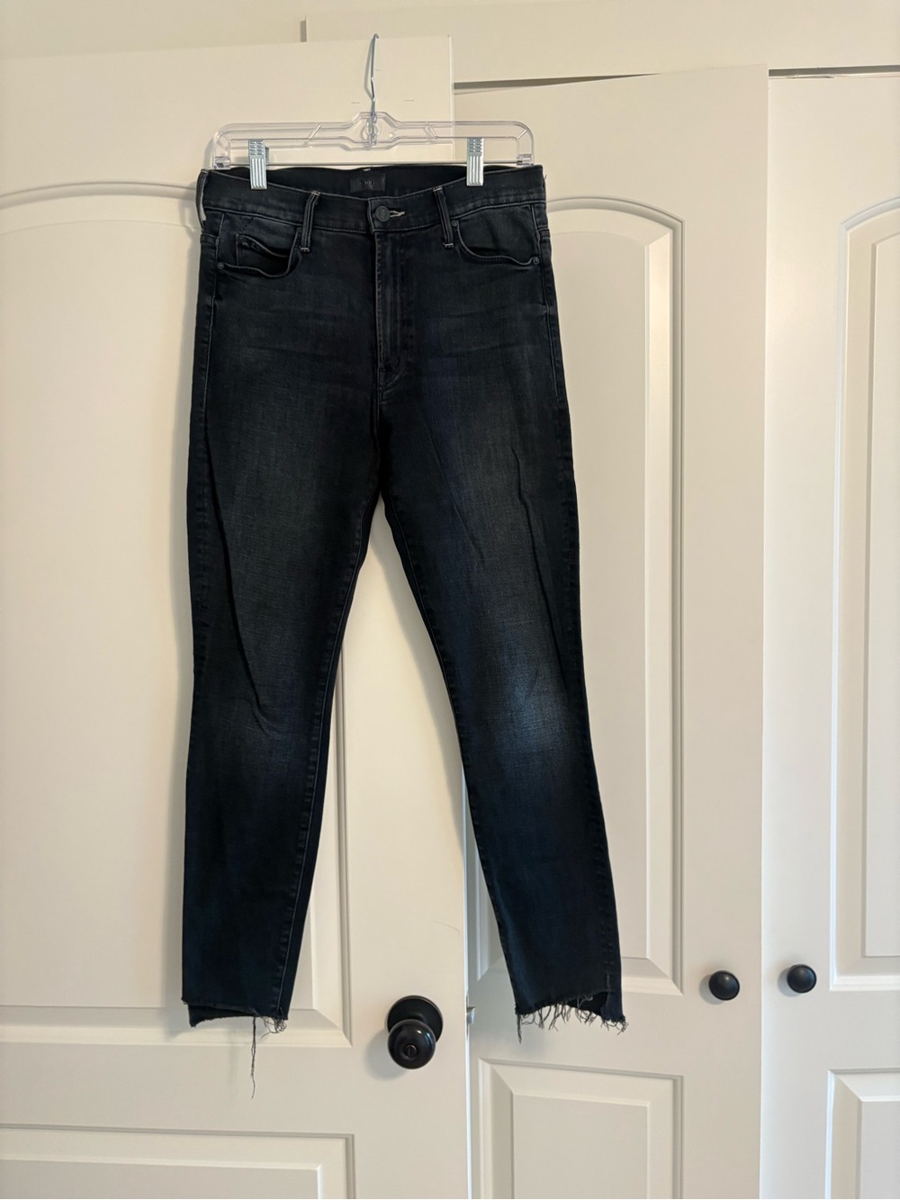 MOTHER Women’s Stunner Zip Ankle Step Fray Jeans in dark denim